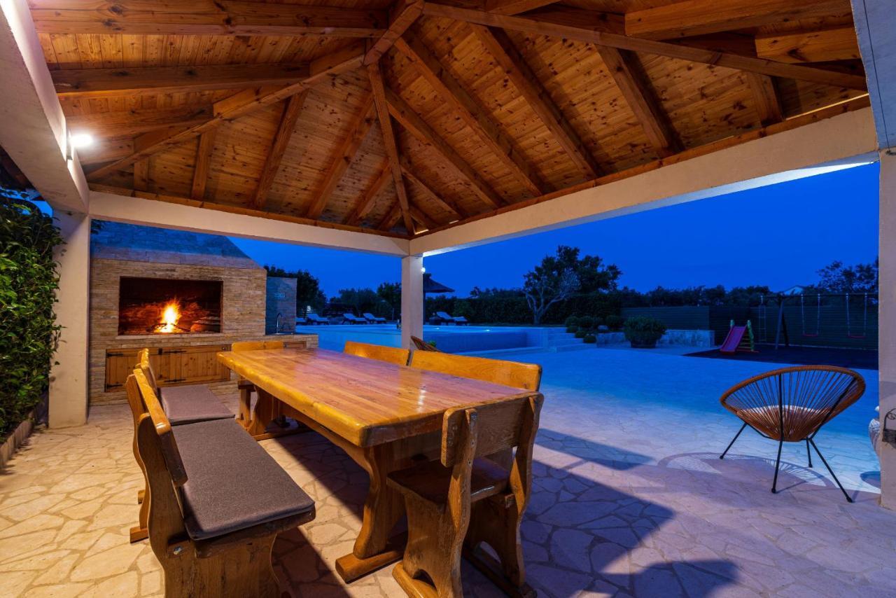 Villa Olive Garden Zadarvillas Pristeg Buitenkant foto